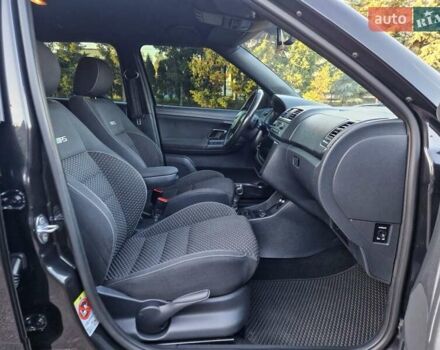 Черный Шкода Фабия, объемом двигателя 1.4 л и пробегом 225 тыс. км за 8600 $, фото 33 на Automoto.ua