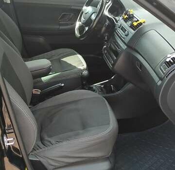 Черный Шкода Фабия, объемом двигателя 1.6 л и пробегом 210 тыс. км за 6700 $, фото 2 на Automoto.ua
