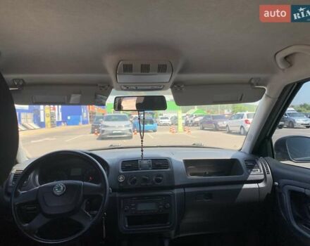 Черный Шкода Фабия, объемом двигателя 1.6 л и пробегом 240 тыс. км за 6000 $, фото 6 на Automoto.ua