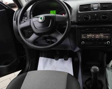 Черный Шкода Фабия, объемом двигателя 1.2 л и пробегом 210 тыс. км за 5250 $, фото 6 на Automoto.ua