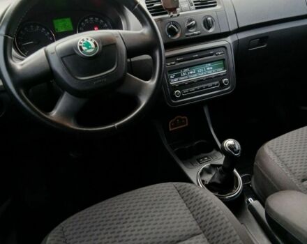 Черный Шкода Фабия, объемом двигателя 1.2 л и пробегом 226 тыс. км за 6100 $, фото 11 на Automoto.ua