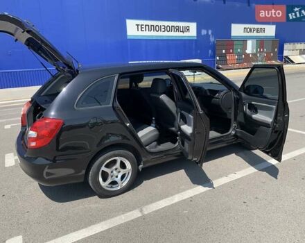 Черный Шкода Фабия, объемом двигателя 1.6 л и пробегом 240 тыс. км за 6000 $, фото 16 на Automoto.ua