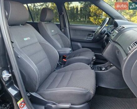 Черный Шкода Фабия, объемом двигателя 1.4 л и пробегом 225 тыс. км за 8600 $, фото 32 на Automoto.ua