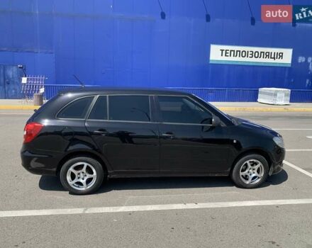 Черный Шкода Фабия, объемом двигателя 1.6 л и пробегом 240 тыс. км за 6000 $, фото 3 на Automoto.ua