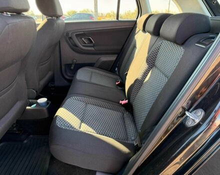 Черный Шкода Фабия, объемом двигателя 1.6 л и пробегом 218 тыс. км за 7400 $, фото 11 на Automoto.ua