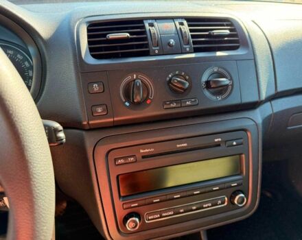 Черный Шкода Фабия, объемом двигателя 1.6 л и пробегом 218 тыс. км за 7400 $, фото 9 на Automoto.ua