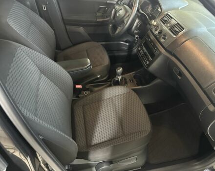 Чорний Шкода Фабія, об'ємом двигуна 1.6 л та пробігом 296 тис. км за 4950 $, фото 4 на Automoto.ua