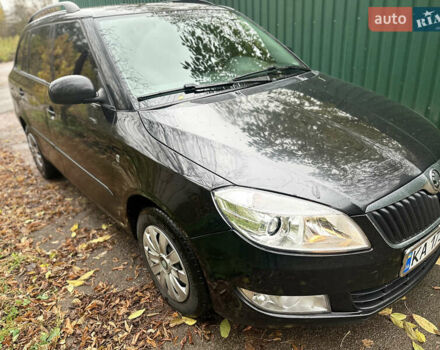 Черный Шкода Фабия, объемом двигателя 1.6 л и пробегом 296 тыс. км за 5000 $, фото 5 на Automoto.ua