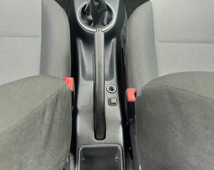 Черный Шкода Фабия, объемом двигателя 0 л и пробегом 139 тыс. км за 5600 $, фото 39 на Automoto.ua