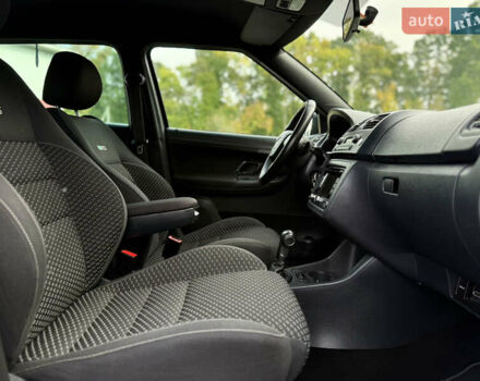 Чорний Шкода Фабія, об'ємом двигуна 1.4 л та пробігом 203 тис. км за 8599 $, фото 25 на Automoto.ua