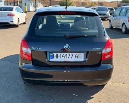 Черный Шкода Фабия, объемом двигателя 1.6 л и пробегом 218 тыс. км за 7400 $, фото 5 на Automoto.ua