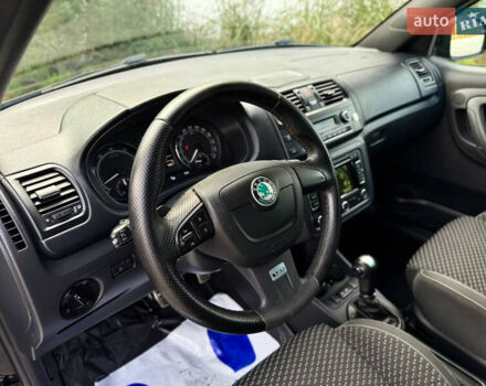 Чорний Шкода Фабія, об'ємом двигуна 1.4 л та пробігом 203 тис. км за 8599 $, фото 15 на Automoto.ua