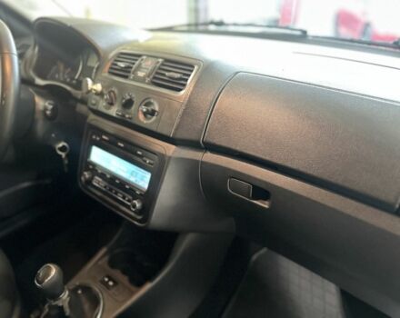 Чорний Шкода Фабія, об'ємом двигуна 1.6 л та пробігом 296 тис. км за 4950 $, фото 5 на Automoto.ua