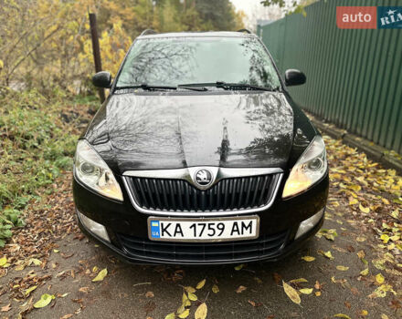 Черный Шкода Фабия, объемом двигателя 1.6 л и пробегом 296 тыс. км за 5000 $, фото 3 на Automoto.ua