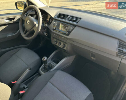 Черный Шкода Фабия, объемом двигателя 1 л и пробегом 215 тыс. км за 6300 $, фото 7 на Automoto.ua