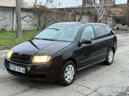 Черный Шкода Фабия, объемом двигателя 1.9 л и пробегом 200 тыс. км за 1550 $, фото 1 на Automoto.ua