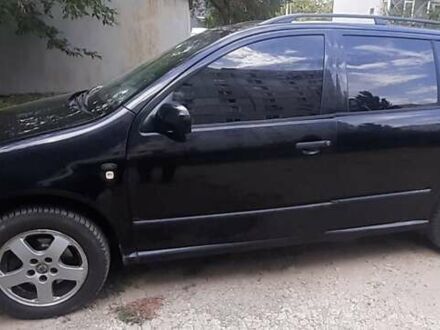 Черный Шкода Фабия, объемом двигателя 1.9 л и пробегом 323 тыс. км за 4300 $, фото 1 на Automoto.ua