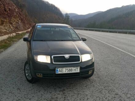 Черный Шкода Фабия, объемом двигателя 1.2 л и пробегом 300 тыс. км за 4350 $, фото 1 на Automoto.ua