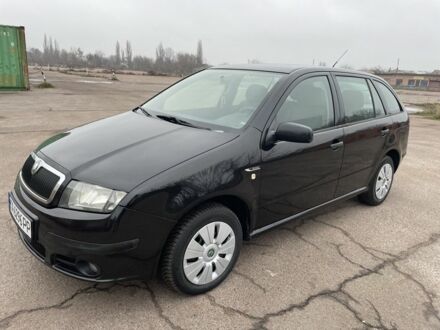 Черный Шкода Фабия, объемом двигателя 1.2 л и пробегом 225 тыс. км за 3450 $, фото 1 на Automoto.ua