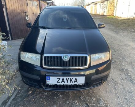 Черный Шкода Фабия, объемом двигателя 1.4 л и пробегом 328 тыс. км за 4500 $, фото 1 на Automoto.ua