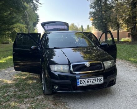Черный Шкода Фабия, объемом двигателя 1.4 л и пробегом 225 тыс. км за 5300 $, фото 1 на Automoto.ua