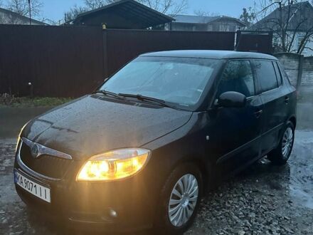 Черный Шкода Фабия, объемом двигателя 1.4 л и пробегом 265 тыс. км за 4000 $, фото 1 на Automoto.ua