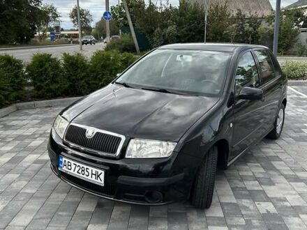 Черный Шкода Фабия, объемом двигателя 1.39 л и пробегом 150 тыс. км за 4800 $, фото 1 на Automoto.ua