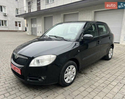 Черный Шкода Фабия, объемом двигателя 1.39 л и пробегом 215 тыс. км за 4790 $, фото 1 на Automoto.ua