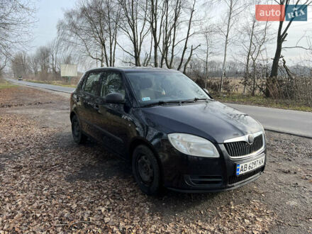 Черный Шкода Фабия, объемом двигателя 1.2 л и пробегом 272 тыс. км за 4200 $, фото 1 на Automoto.ua