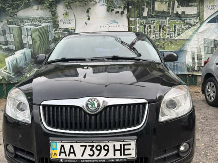Шкода Фабия 2008 в Киеве на Automoto.ua Черный Шкода Фабия, объемом двигателя 1.6 л и пробегом 110 тыс. км за 6400 $, фото 1 на Automoto.ua