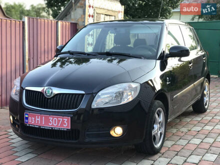Черный Шкода Фабия, объемом двигателя 1.4 л и пробегом 204 тыс. км за 5900 $, фото 1 на Automoto.ua
