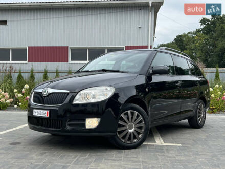 Черный Шкода Фабия, объемом двигателя 1.6 л и пробегом 198 тыс. км за 5850 $, фото 1 на Automoto.ua