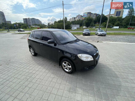Черный Шкода Фабия, объемом двигателя 1.2 л и пробегом 135 тыс. км за 5200 $, фото 1 на Automoto.ua