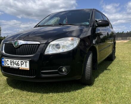 Черный Шкода Фабия, объемом двигателя 1.6 л и пробегом 203 тыс. км за 7300 $, фото 1 на Automoto.ua