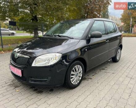 Черный Шкода Фабия, объемом двигателя 1.4 л и пробегом 208 тыс. км за 5300 $, фото 1 на Automoto.ua