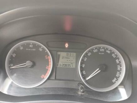 Черный Шкода Фабия, объемом двигателя 1.6 л и пробегом 208 тыс. км за 5200 $, фото 1 на Automoto.ua