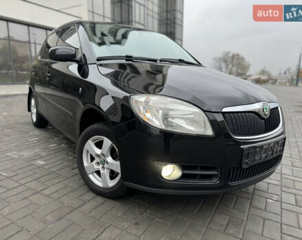 Черный Шкода Фабия, объемом двигателя 1.39 л и пробегом 167 тыс. км за 6450 $, фото 1 на Automoto.ua