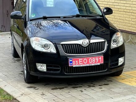 Черный Шкода Фабия, объемом двигателя 1.6 л и пробегом 185 тыс. км за 6100 $, фото 1 на Automoto.ua