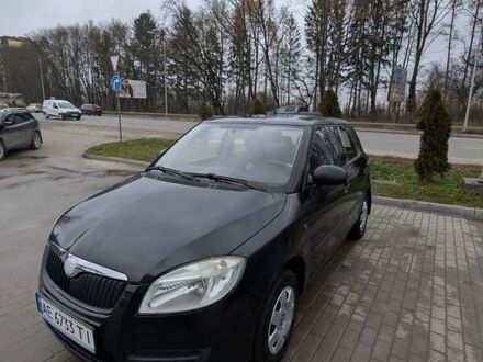 Черный Шкода Фабия, объемом двигателя 1.39 л и пробегом 230 тыс. км за 4500 $, фото 1 на Automoto.ua