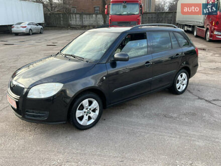 Черный Шкода Фабия, объемом двигателя 0 л и пробегом 202 тыс. км за 5200 $, фото 1 на Automoto.ua