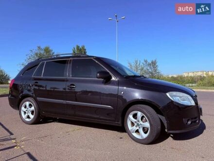 Черный Шкода Фабия, объемом двигателя 1.39 л и пробегом 250 тыс. км за 5900 $, фото 1 на Automoto.ua