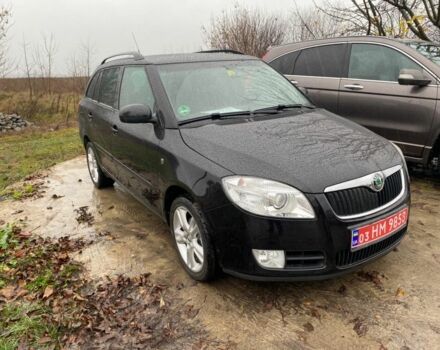 Черный Шкода Фабия, объемом двигателя 1.4 л и пробегом 210 тыс. км за 5800 $, фото 1 на Automoto.ua