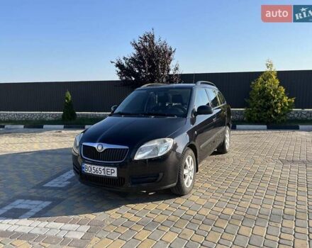 Черный Шкода Фабия, объемом двигателя 1.6 л и пробегом 265 тыс. км за 5200 $, фото 1 на Automoto.ua