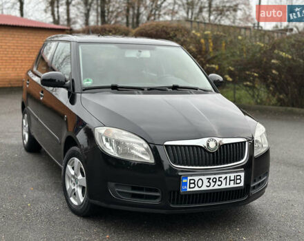 Черный Шкода Фабия, объемом двигателя 1.4 л и пробегом 191 тыс. км за 5350 $, фото 1 на Automoto.ua