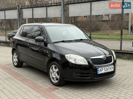 Черный Шкода Фабия, объемом двигателя 1.2 л и пробегом 190 тыс. км за 4200 $, фото 1 на Automoto.ua