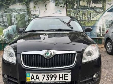 Черный Шкода Фабия, объемом двигателя 1.6 л и пробегом 114 тыс. км за 6100 $, фото 1 на Automoto.ua