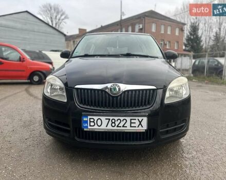 Черный Шкода Фабия, объемом двигателя 1.2 л и пробегом 224 тыс. км за 3999 $, фото 1 на Automoto.ua