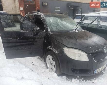 Черный Шкода Фабия, объемом двигателя 1.6 л и пробегом 350 тыс. км за 2500 $, фото 1 на Automoto.ua
