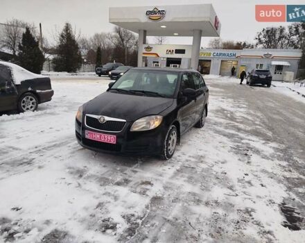 Черный Шкода Фабия, объемом двигателя 1.4 л и пробегом 216 тыс. км за 5200 $, фото 1 на Automoto.ua