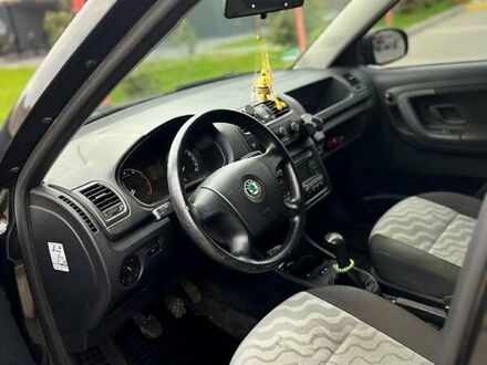 Чорний Шкода Фабія, об'ємом двигуна 1.4 л та пробігом 220 тис. км за 6000 $, фото 1 на Automoto.ua